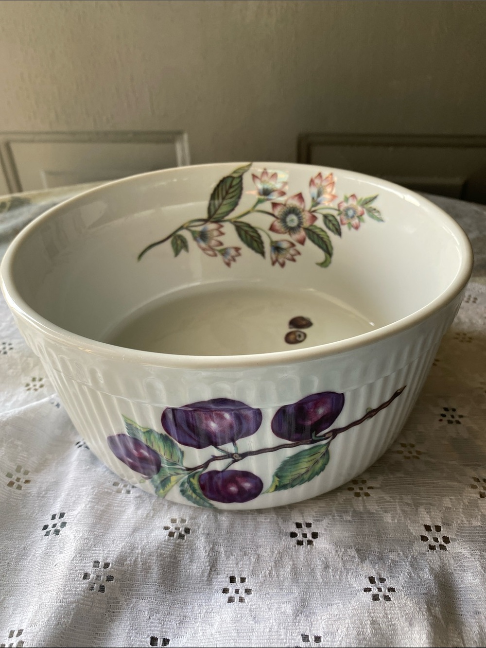 Cordon Bleu Ceramic Soufflé Baking Dish White Purple Plum Floral Motif Vintage